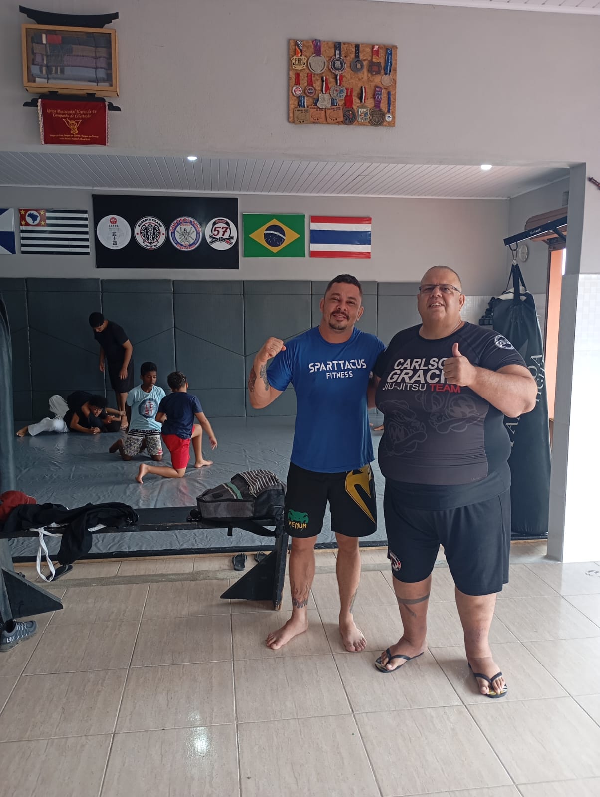 Visita ao projeto de jiu-jitsu em parceria com a prefeitura municipal de Peruíbe!
